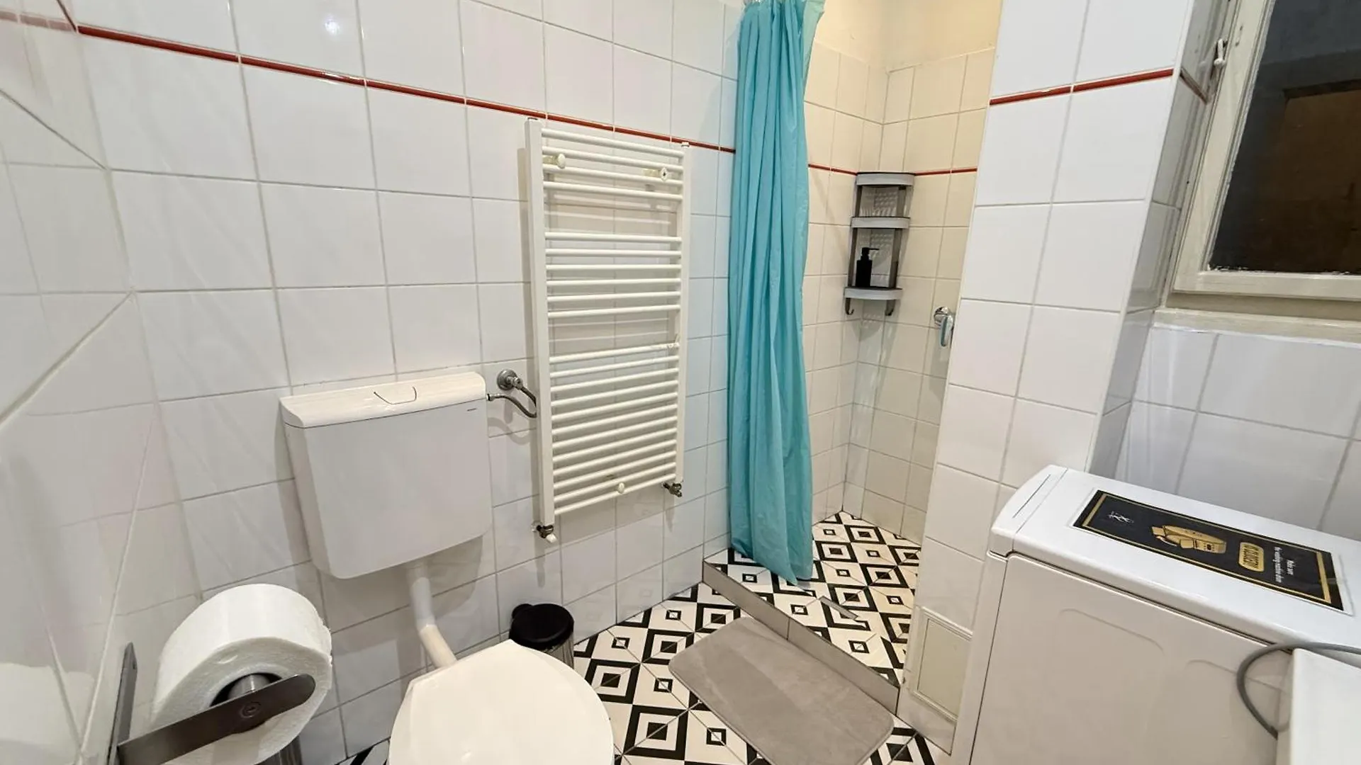 Kazincy Suites Stylish -Szimpla Kert Apartment Budapest
