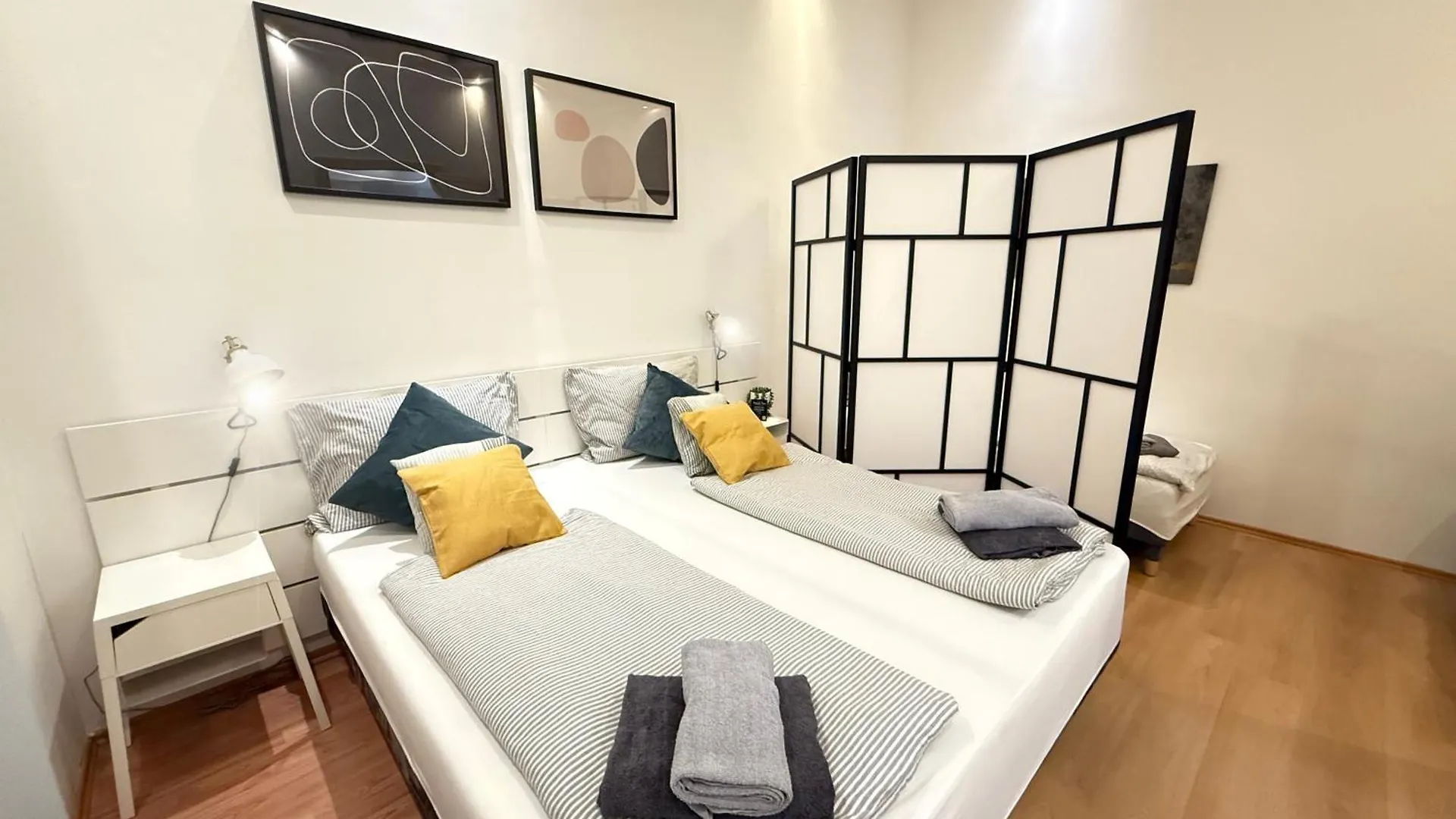 Apartment Kazincy Suites Stylish -Szimpla Kert