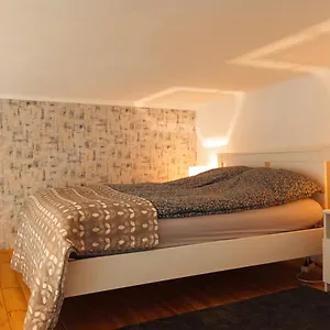 Cozy In Near Ruined Bars Apartment