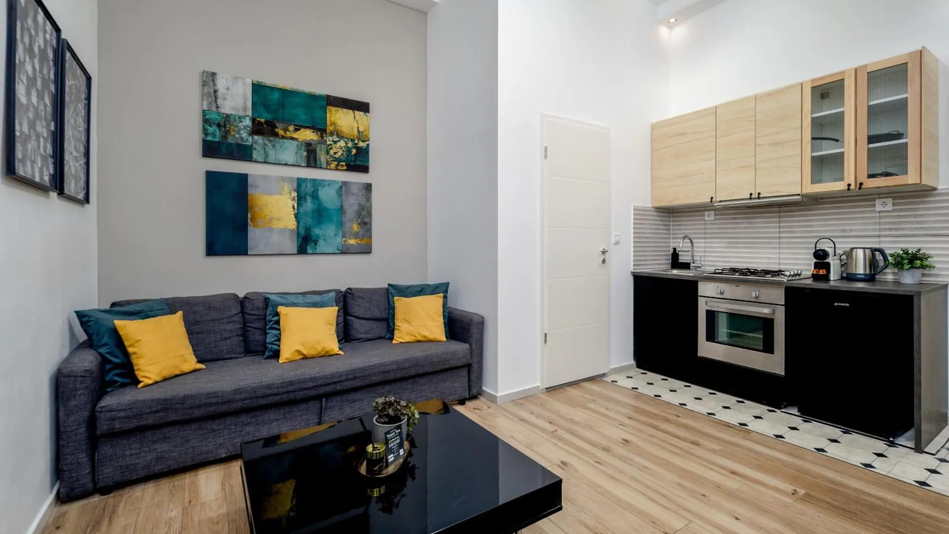 Kazincy Suites -Szimpla Kert 1Br Budapest 0*,  Hungary
